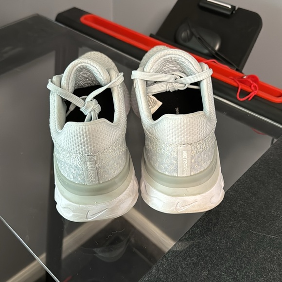 Nike React Infinity 3 womens 9.5, M 8, grey preowned good condition. - Picture 4 of 6